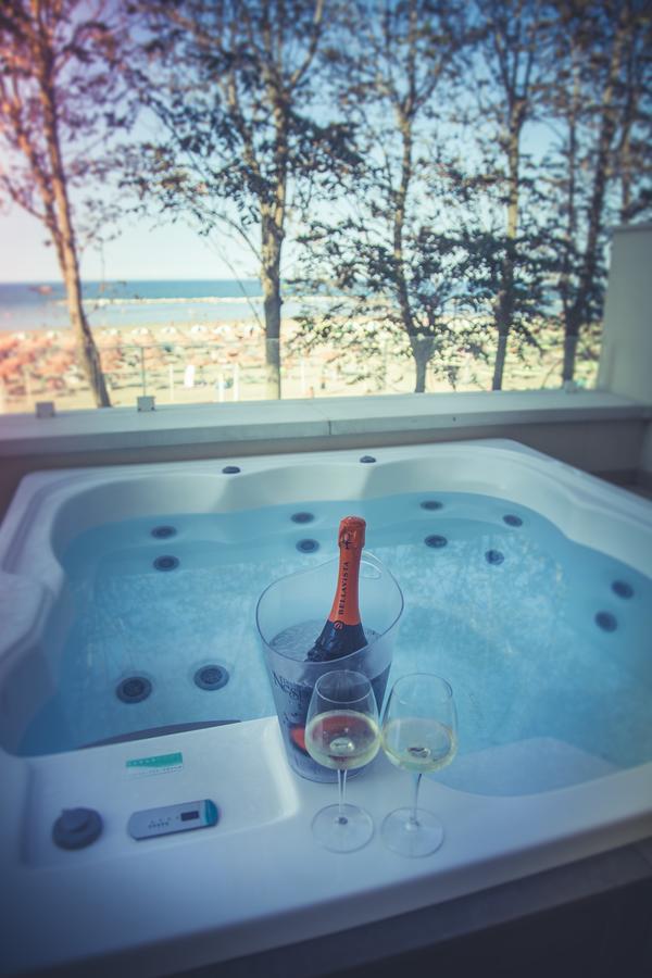 Marina Beach Suite Hotel Rimini Eksteriør bilde