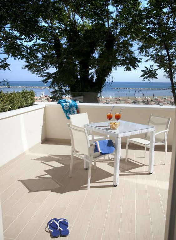 Marina Beach Suite Hotel Rimini Eksteriør bilde